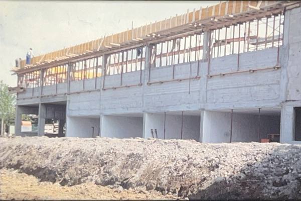 1990 – Neubau der Lager- und Gerätehalle